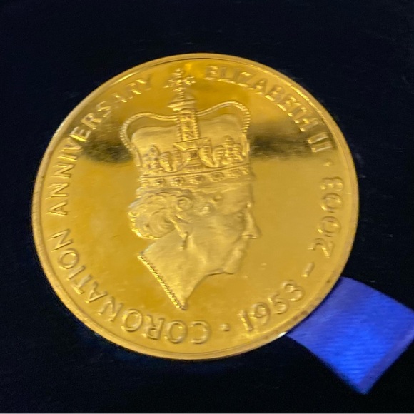 Buckingham Palace Other - Commemorative Queen Elizabeth II  Gold Coronation Anniversary Coin 1953-2003